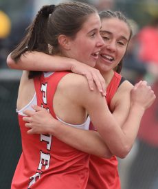 article image - Katie & Allyson Froelich_8391